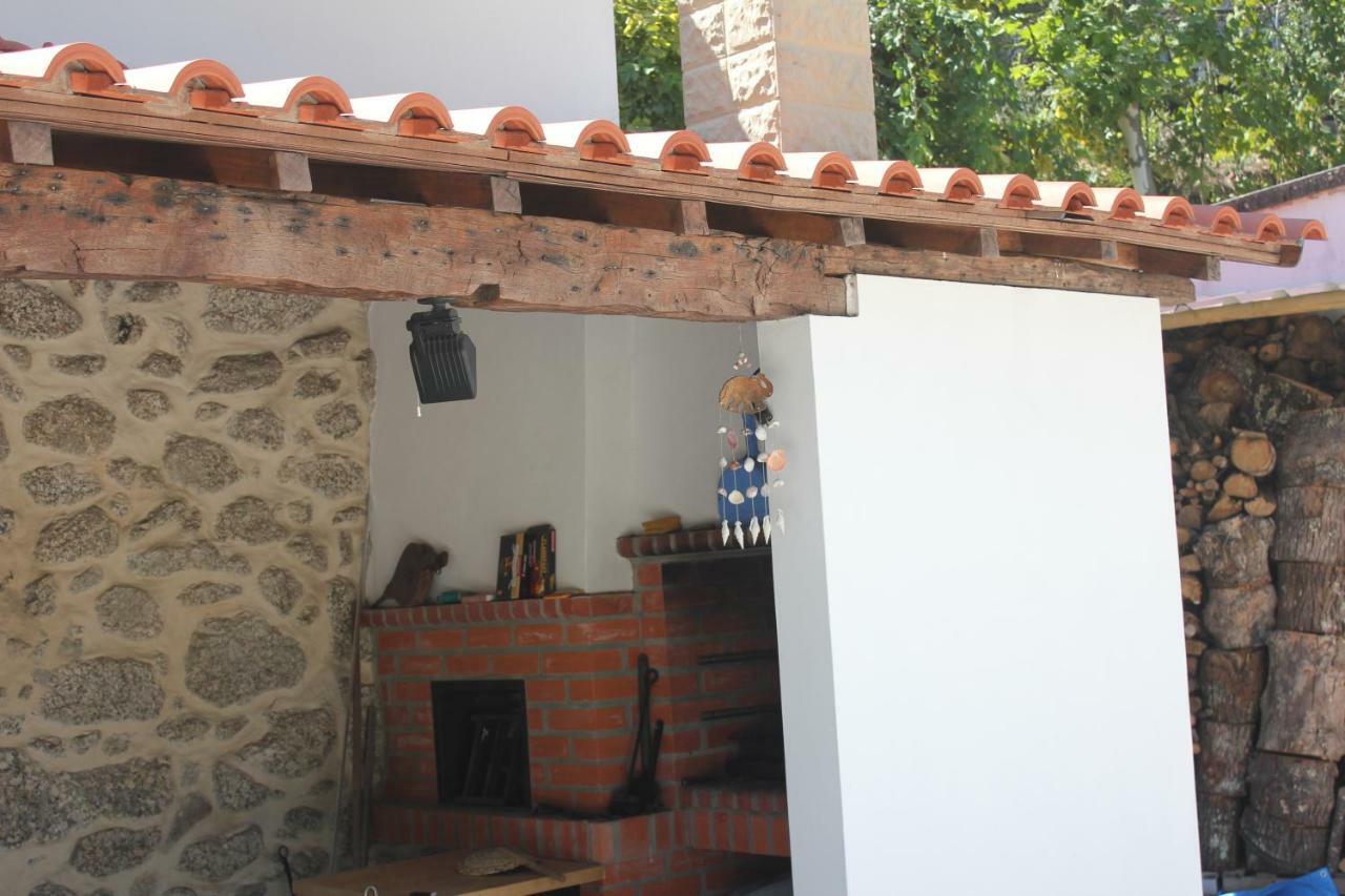Quinta Da Tormenta -14 Pessoas- Cabeceiras De Basto 2 Casas E Piscina Privada Villa Luaran gambar