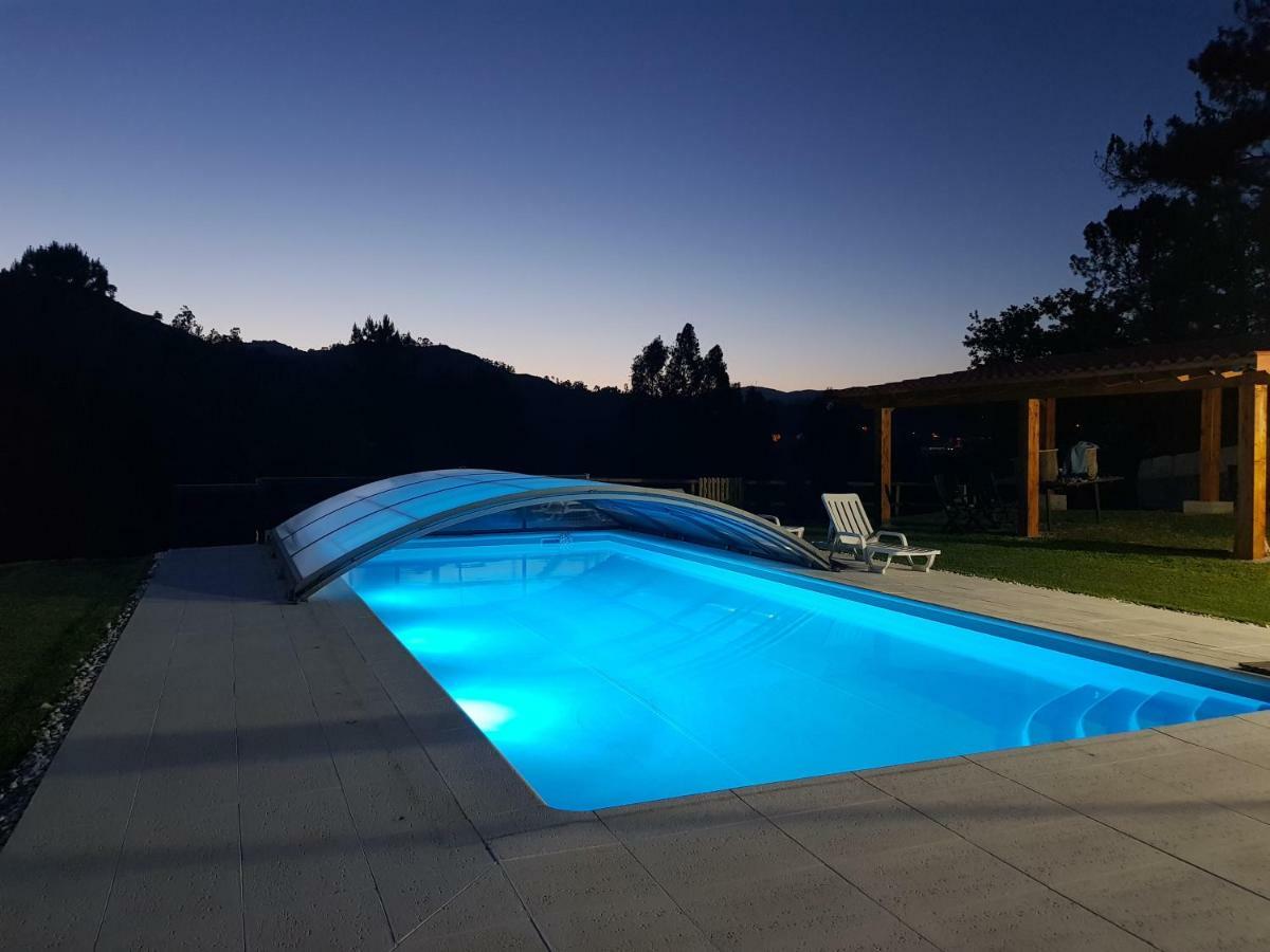 Quinta Da Tormenta -14 Pessoas- Cabeceiras De Basto 2 Casas E Piscina Privada Villa Luaran gambar